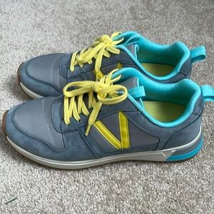 Women’s Vionic Rechelle sneaker. Size 8.